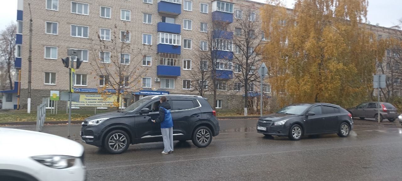 Молодежь Чистополя провела акцию «Водитель и пешеход»