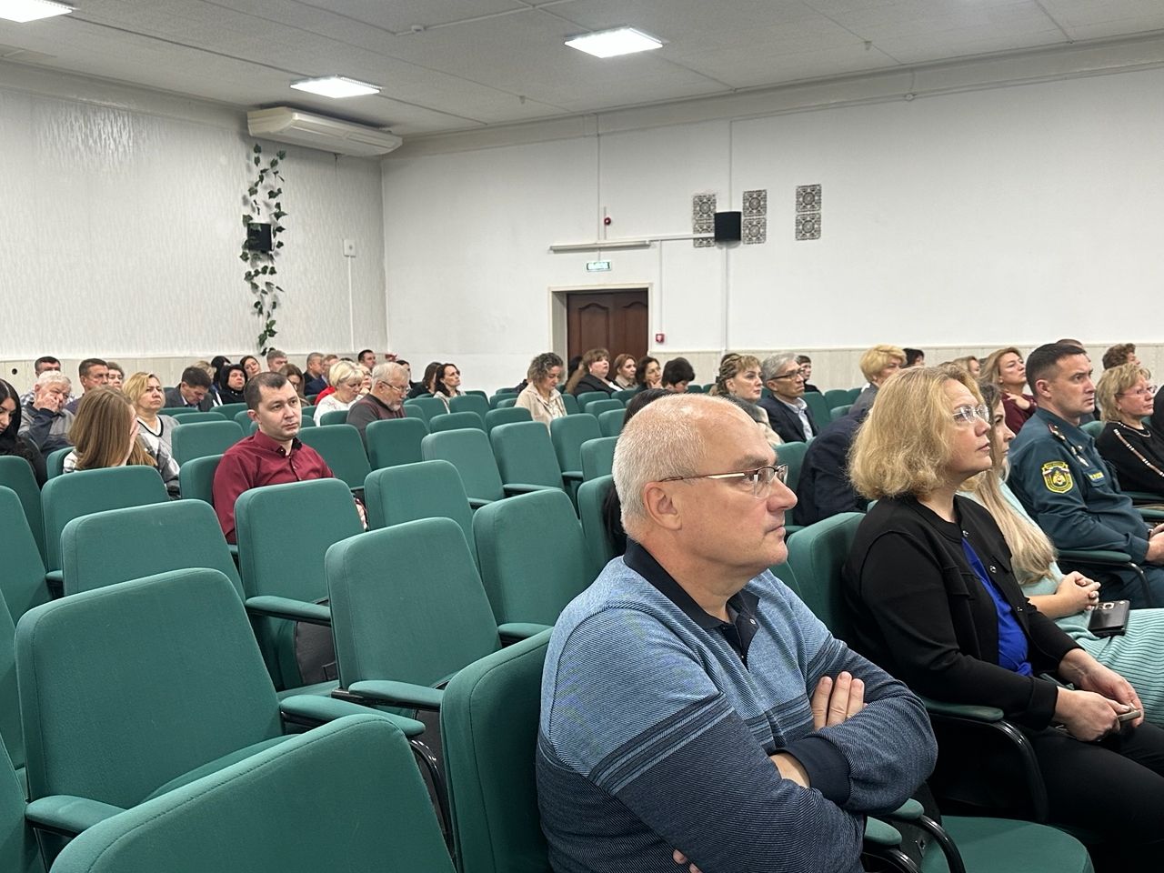 О работе МФЦ, темпах уборки урожая и оперативной обстановке доложили главе Чистопольского района