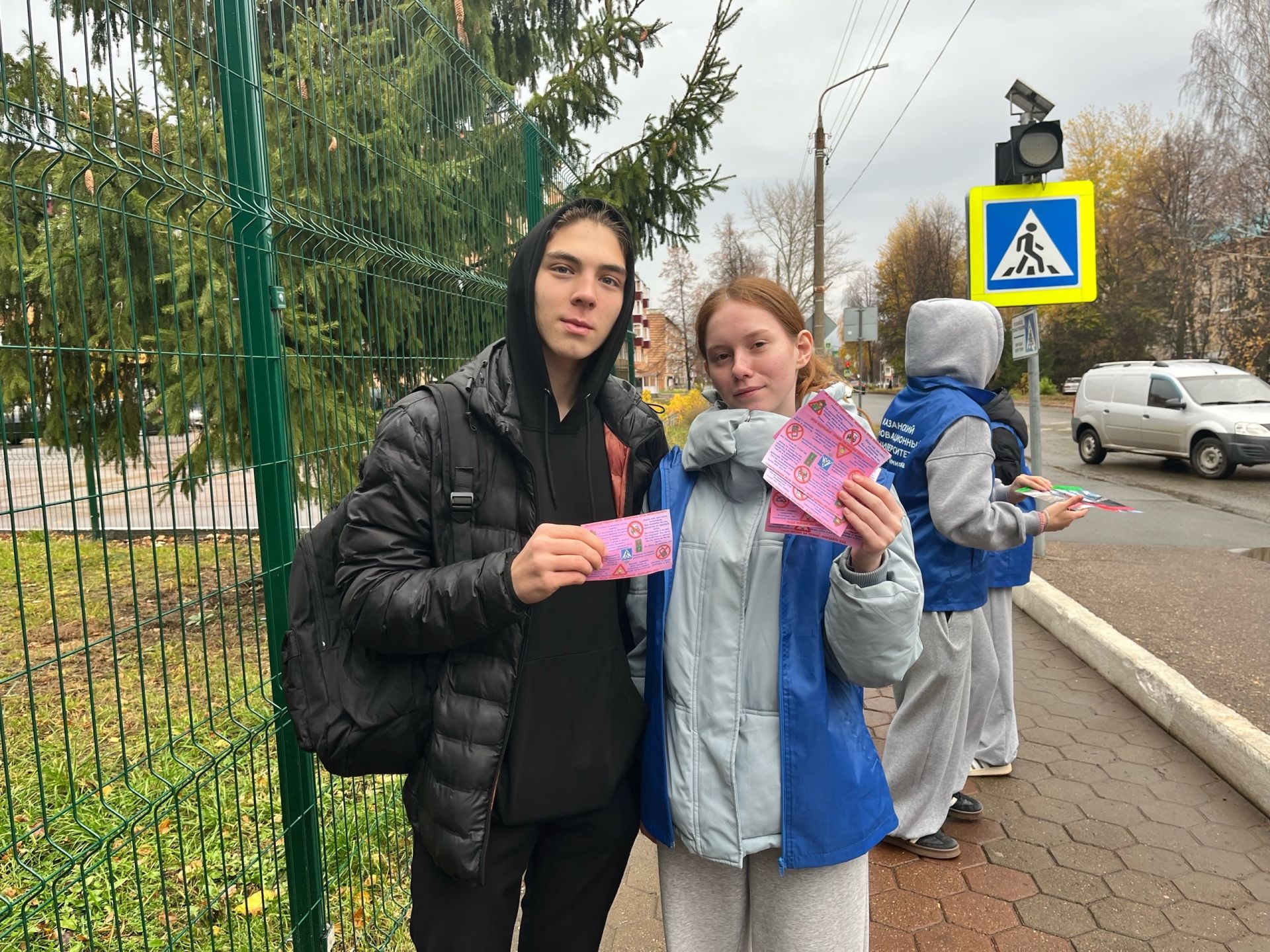 Молодежь Чистополя провела акцию «Водитель и пешеход»