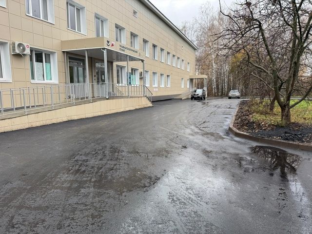 В Чистопольской ЦРБ завершились работы по благоустройству и асфальтированию территорий