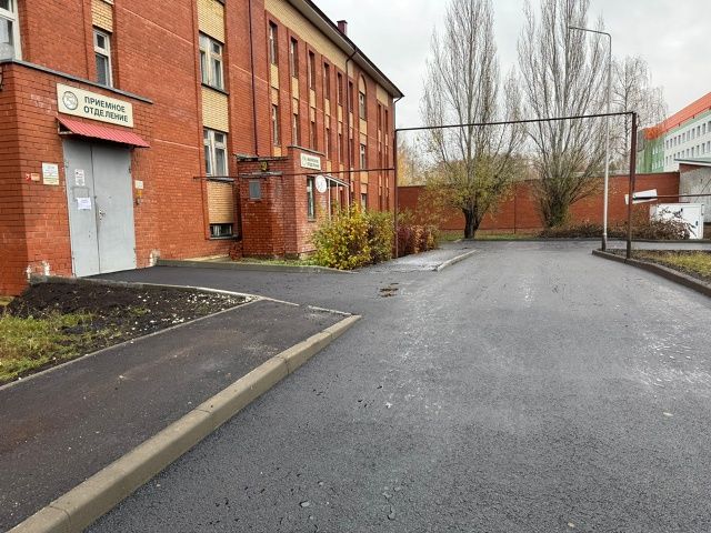 В Чистопольской ЦРБ завершились работы по благоустройству и асфальтированию территорий
