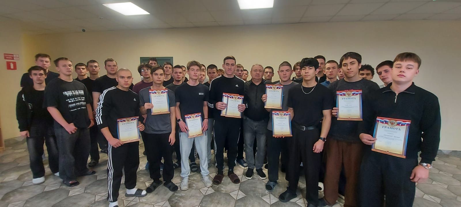 В Чистополе состоялся турнир по пауэрлифтингу «Молодой и сильный»