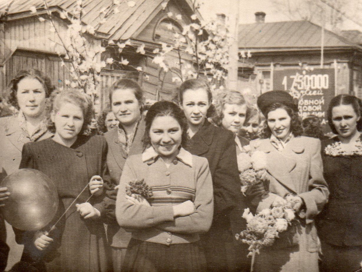 90-летняя Нина Горшенина поделилась воспоминаниями о Часовом заводе, его работниках и своём военном детстве