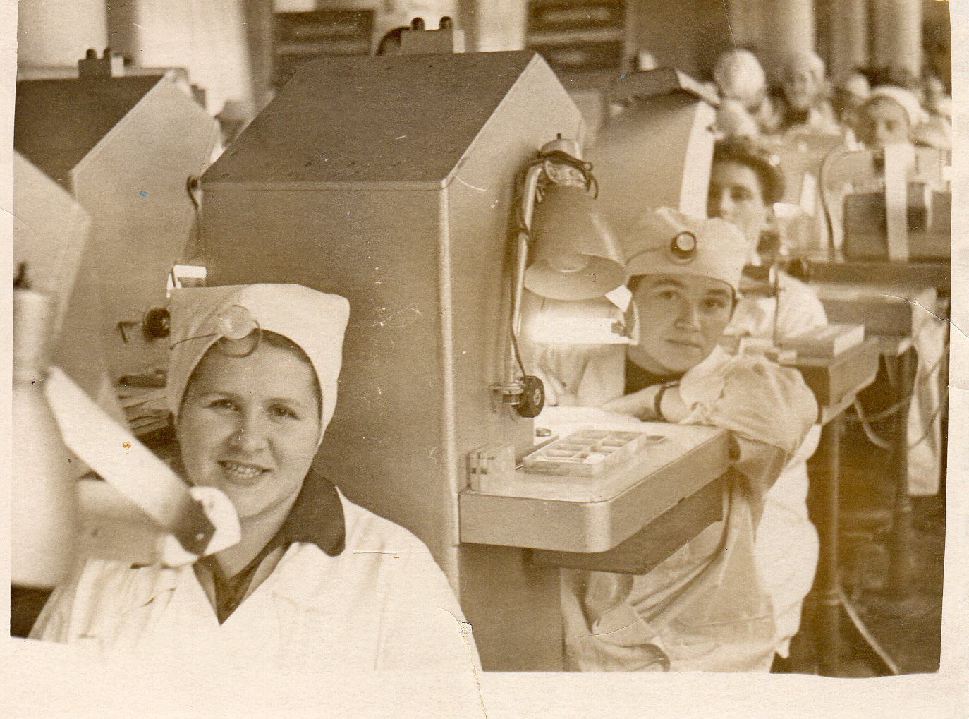 90-летняя Нина Горшенина поделилась воспоминаниями о Часовом заводе, его работниках и своём военном детстве