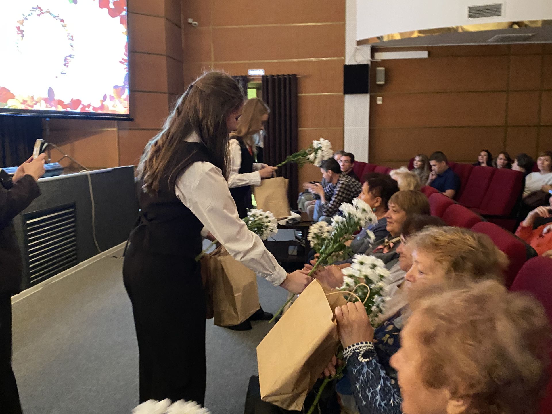 Педагогов Чистопольского района поздравили с профессиональным праздником
