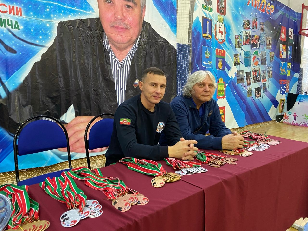 Почти 500 спортсменов приехали в Чистополь для участия в первенстве и чемпионате Татарстана по армрестлингу