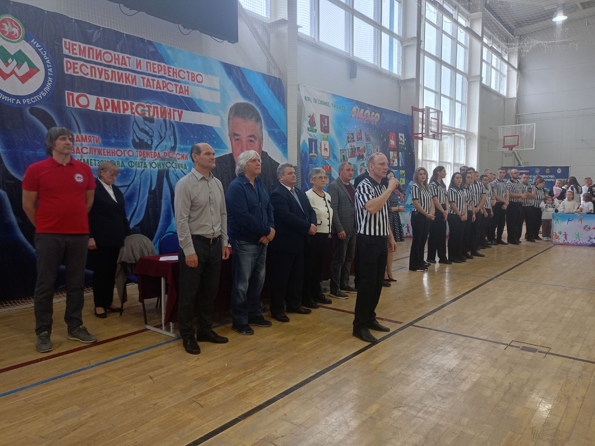 Почти 500 спортсменов приехали в Чистополь для участия в первенстве и чемпионате Татарстана по армрестлингу