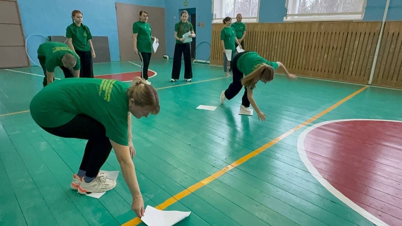 В селе Чистопольского района устроили спортивный праздник для родителей с детьми