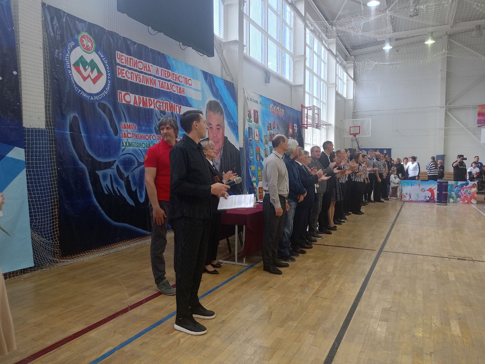 Почти 500 спортсменов приехали в Чистополь для участия в первенстве и чемпионате Татарстана по армрестлингу