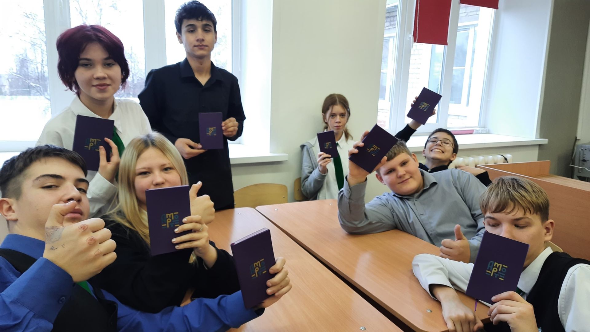 Школьники Чистопольско-Высельской школы сразились в литературной игре «Книжная радуга»