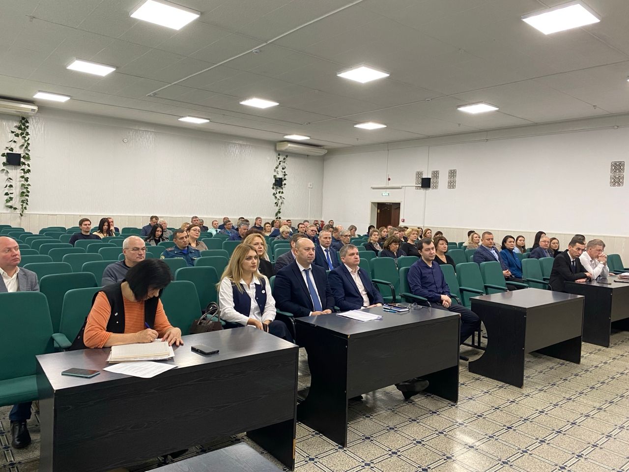 Кадровые назначения, статистика, уборочная, оперативная сводка: о чем говорили на совещании в муниципалитете