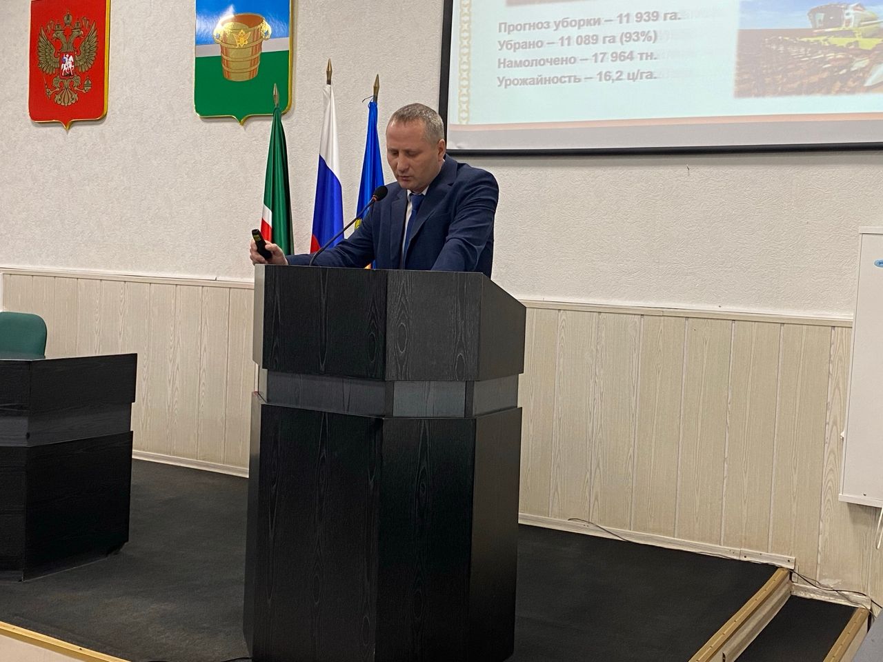 Кадровые назначения, статистика, уборочная, оперативная сводка: о чем говорили на совещании в муниципалитете