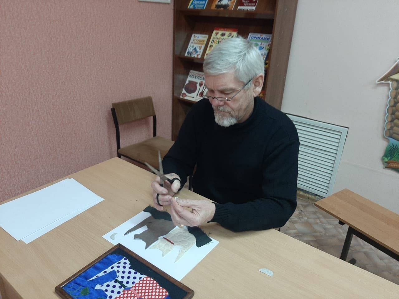 Всемирный день рукоделия отметили в чистопольской библиотеки