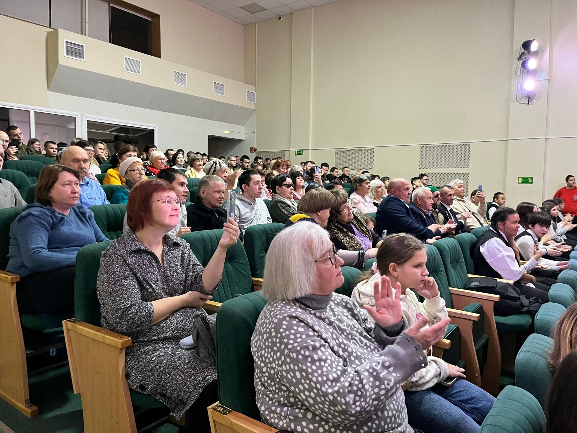 В Чистополе прошёл благотворительный концерт заслуженной артистки Татарстана Флоры Вафиной