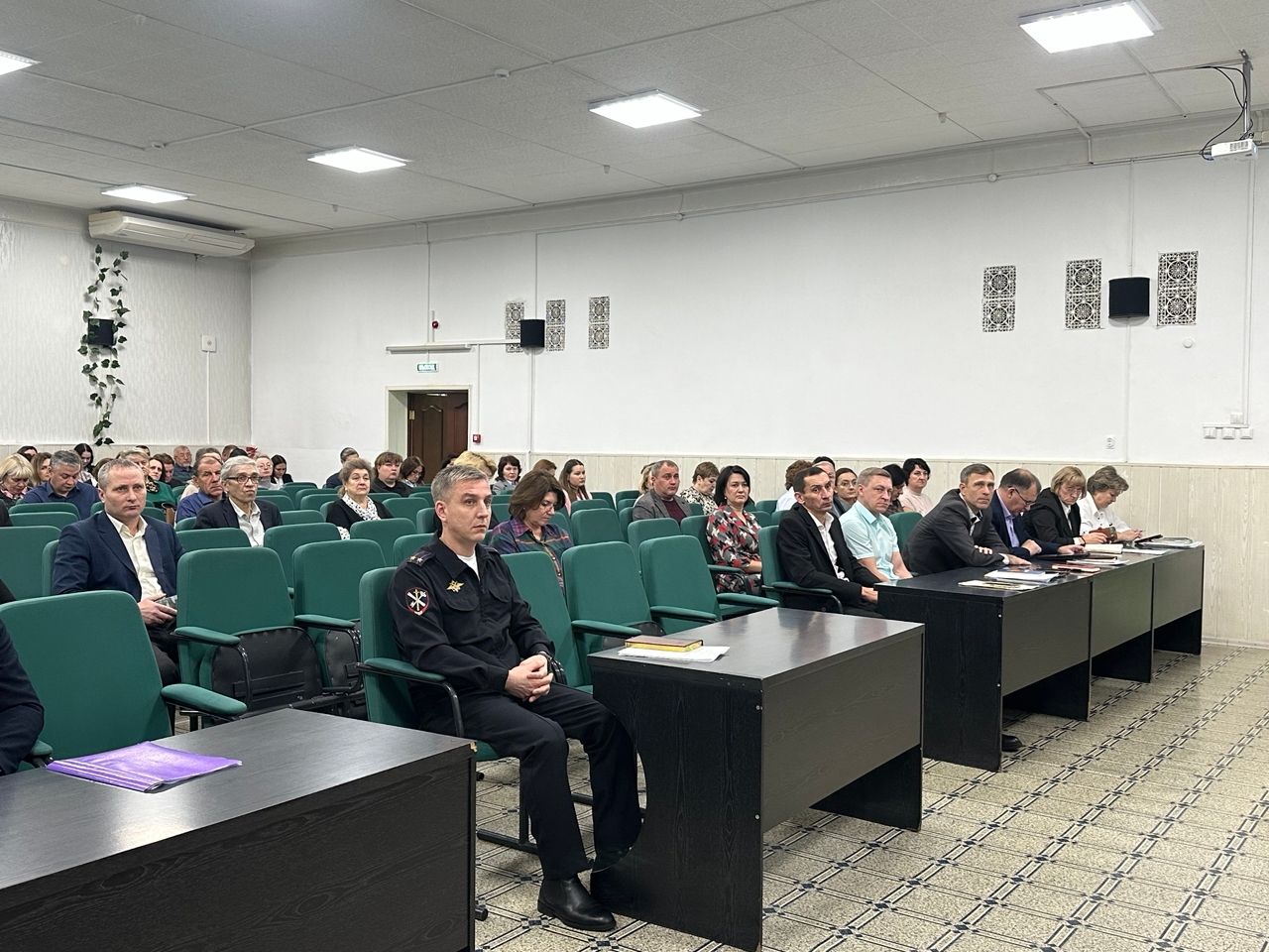 Эдуард Хасанов: «Усилить профилактику мошенничества среди всех категорий граждан»