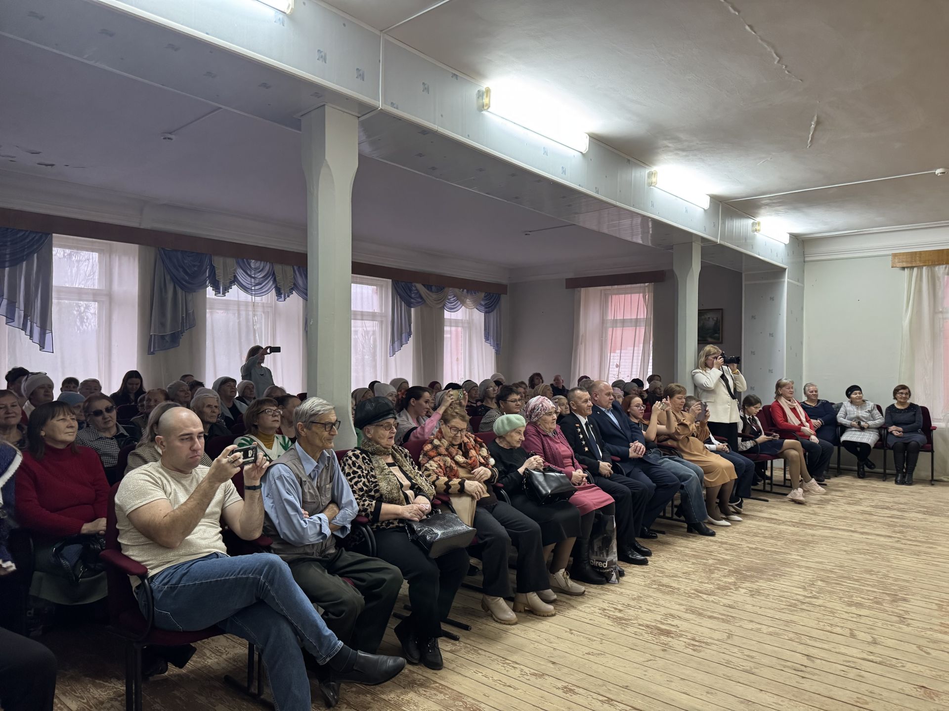 В Чистополе День матери отметили праздничным концертом