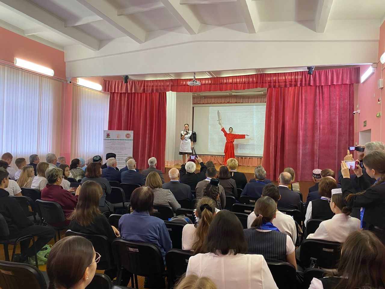 На научно-практической конференции в Каргалинской гимназии участники представили более 200 исследовательских проектов
