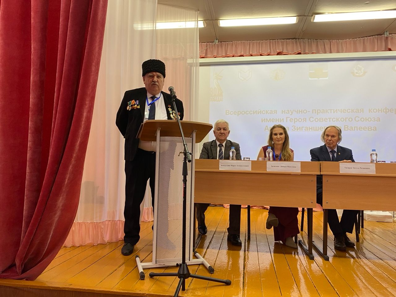 На научно-практической конференции в Каргалинской гимназии участники представили более 200 исследовательских проектов
