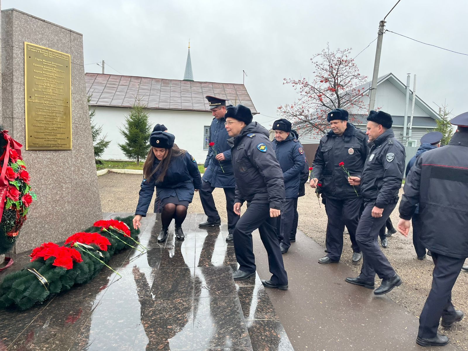 В Чистополе полицейские и ветераны МВД почтили память погибших коллег