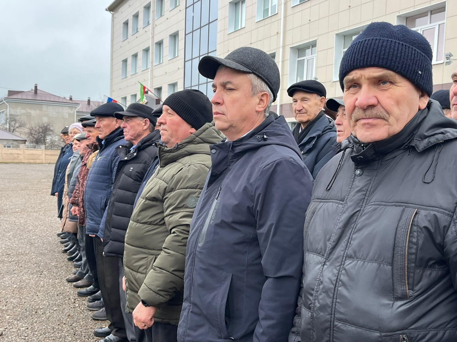 В Чистополе полицейские и ветераны МВД почтили память погибших коллег
