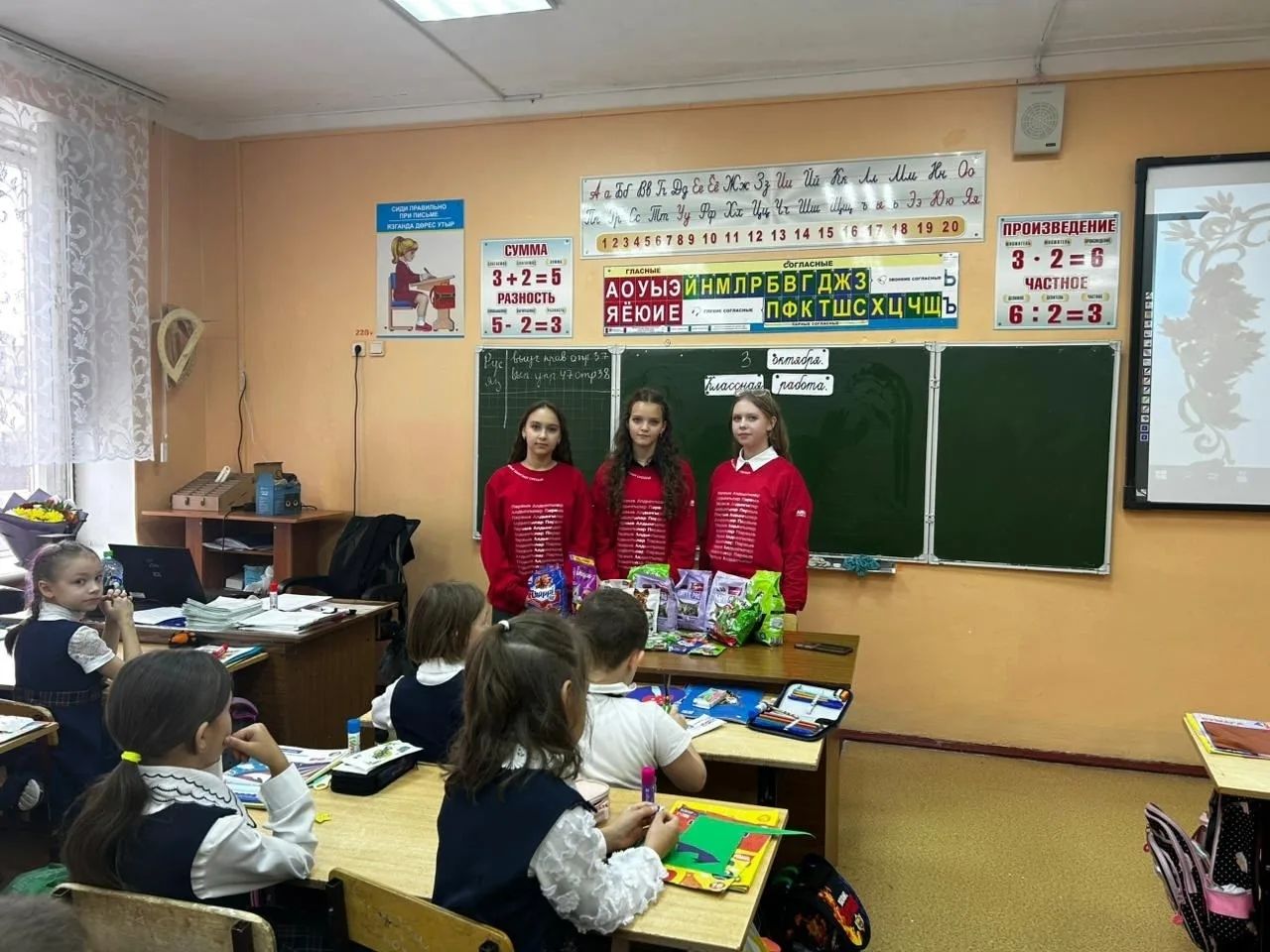 Чистопольские школьники присоединились к добровольческой акции «Лапа помощи»