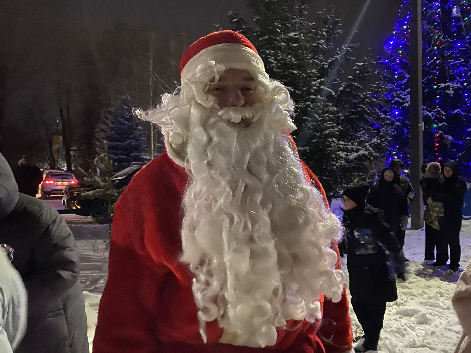 Открытие ëлки в микрорайоне мебельной фабрики отпраздновали на новом месте
