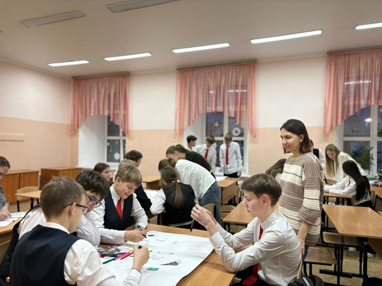 Чистопольские гимназисты создавали новогодние шедевры без слов