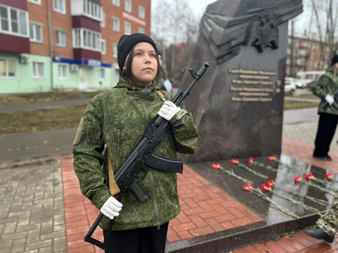Юные патриоты Чистополя почтили память Героя России Игоря Груднова