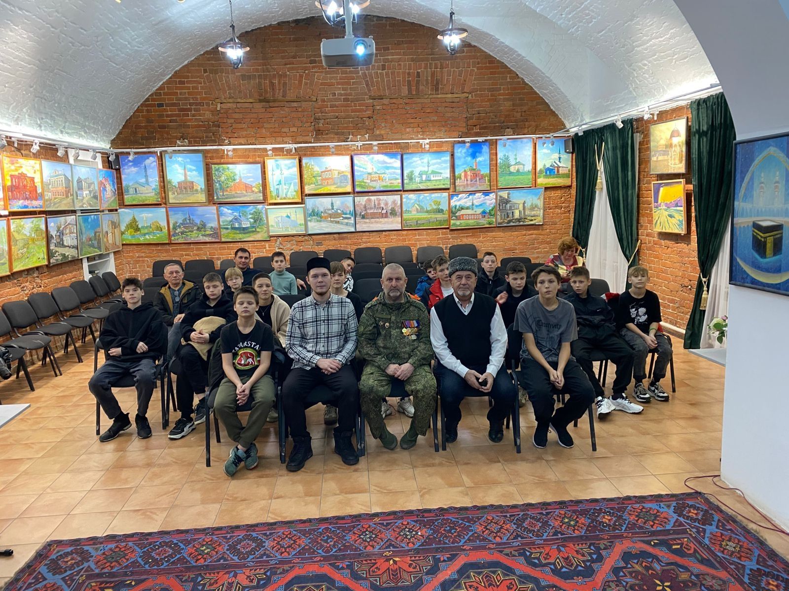 Участник СВО, имам мечети провёл Урок мужества для чистопольских детей