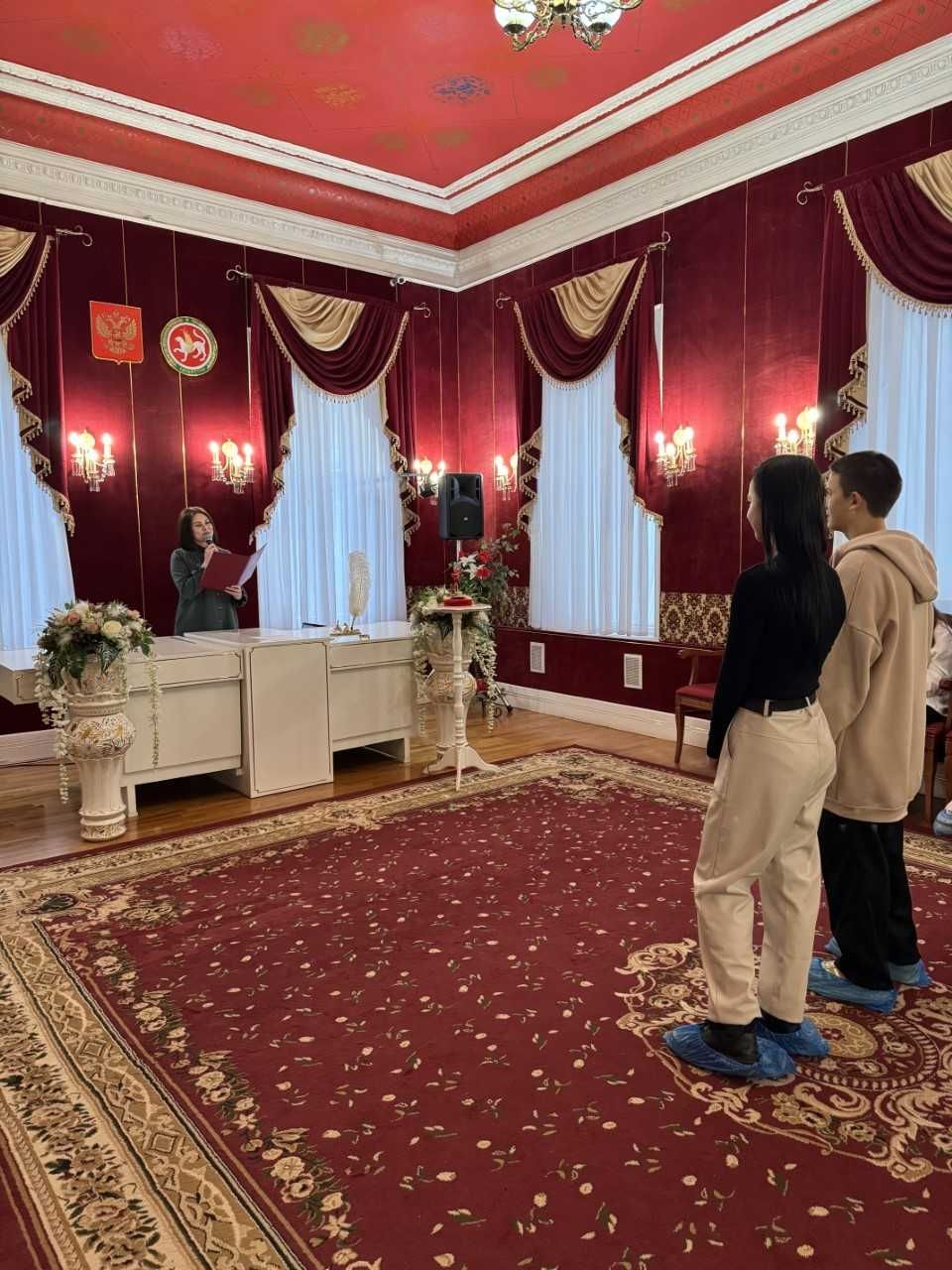 Для воспитанников детского дома прошла экскурсия во Дворец бракосочетания