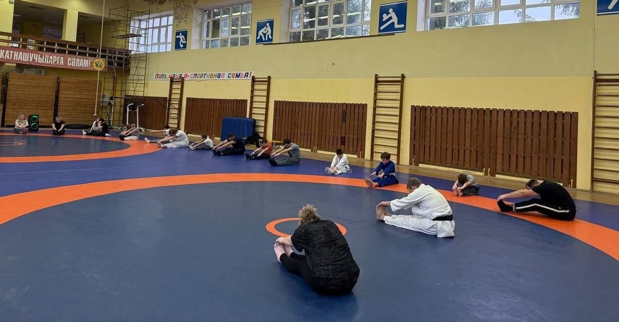 В чистопольской спортивной школе прошла совместная тренировка детей и родителей по дзюдо