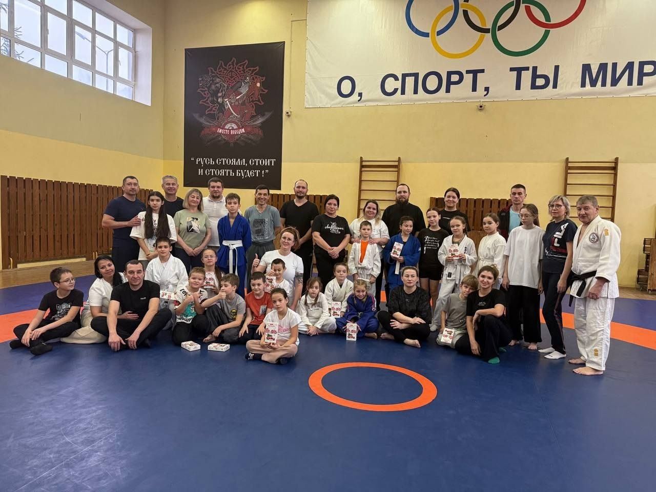 В чистопольской спортивной школе прошла совместная тренировка детей и родителей по дзюдо