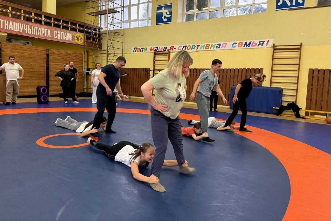 В чистопольской спортивной школе прошла совместная тренировка детей и родителей по дзюдо