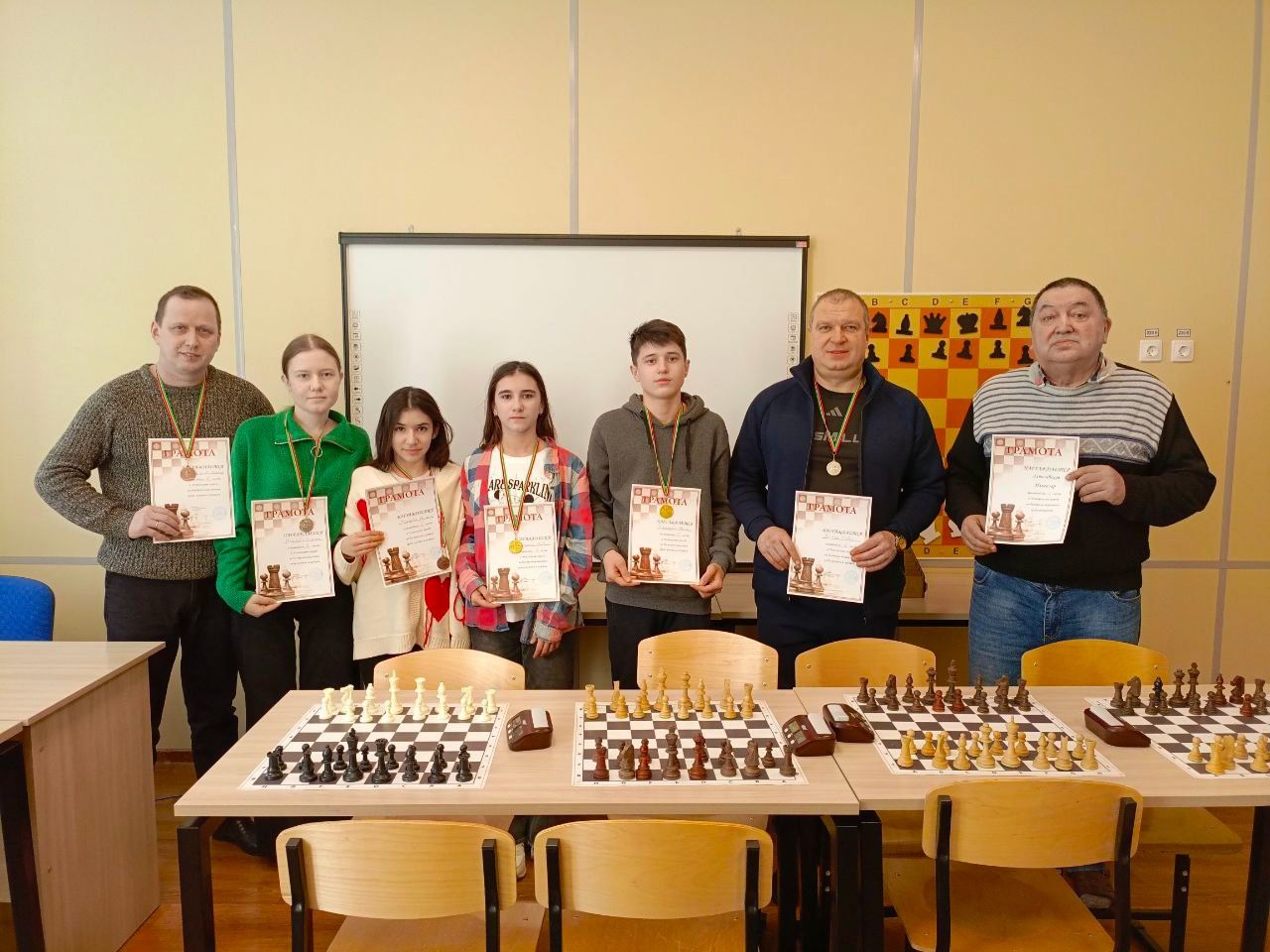 38 спортсменов приняли участие в чемпионате по быстрым шахматам