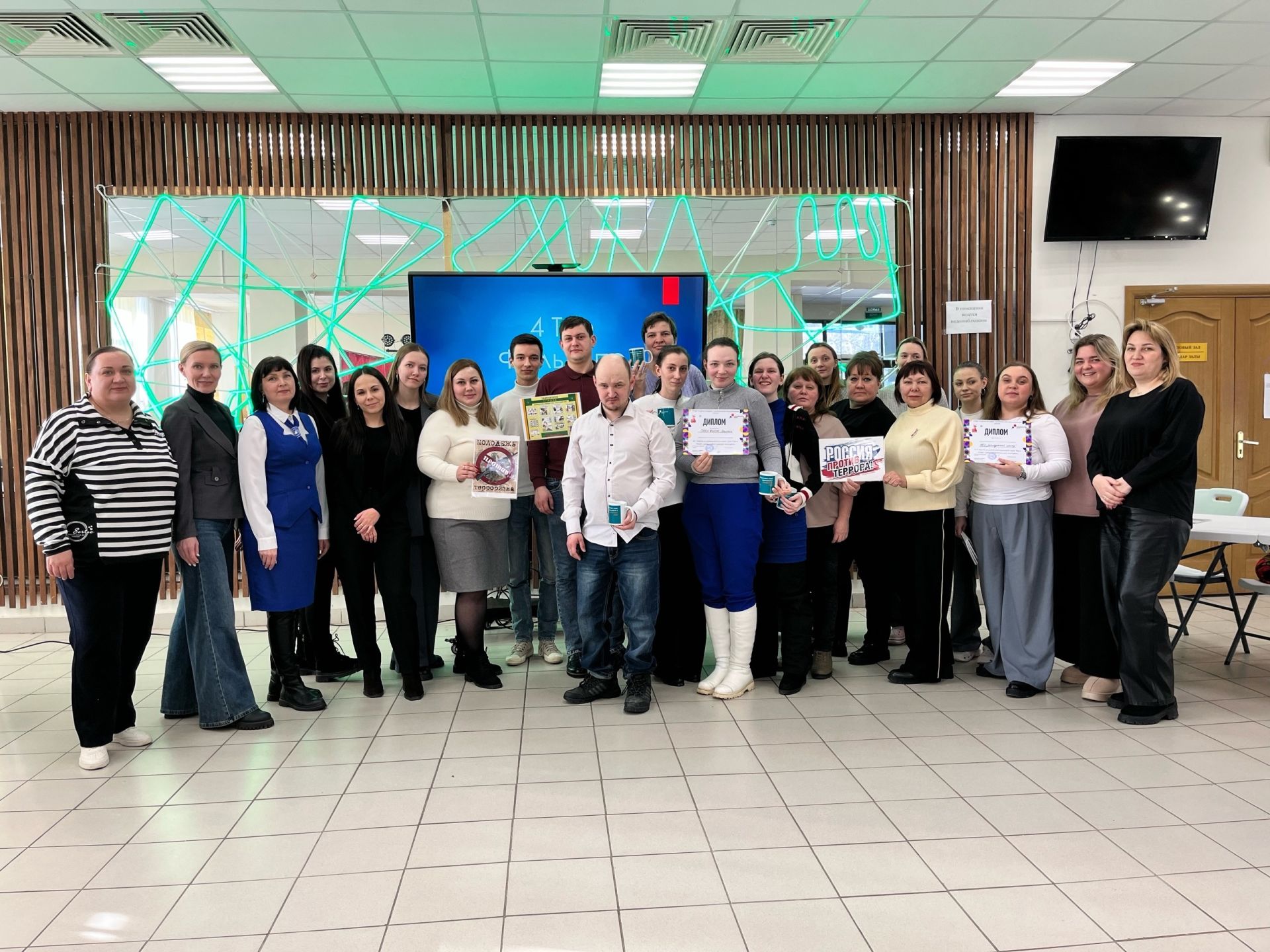 Среди чистопольской молодежи прошла интеллектуальная игра «Квиз — тайм»