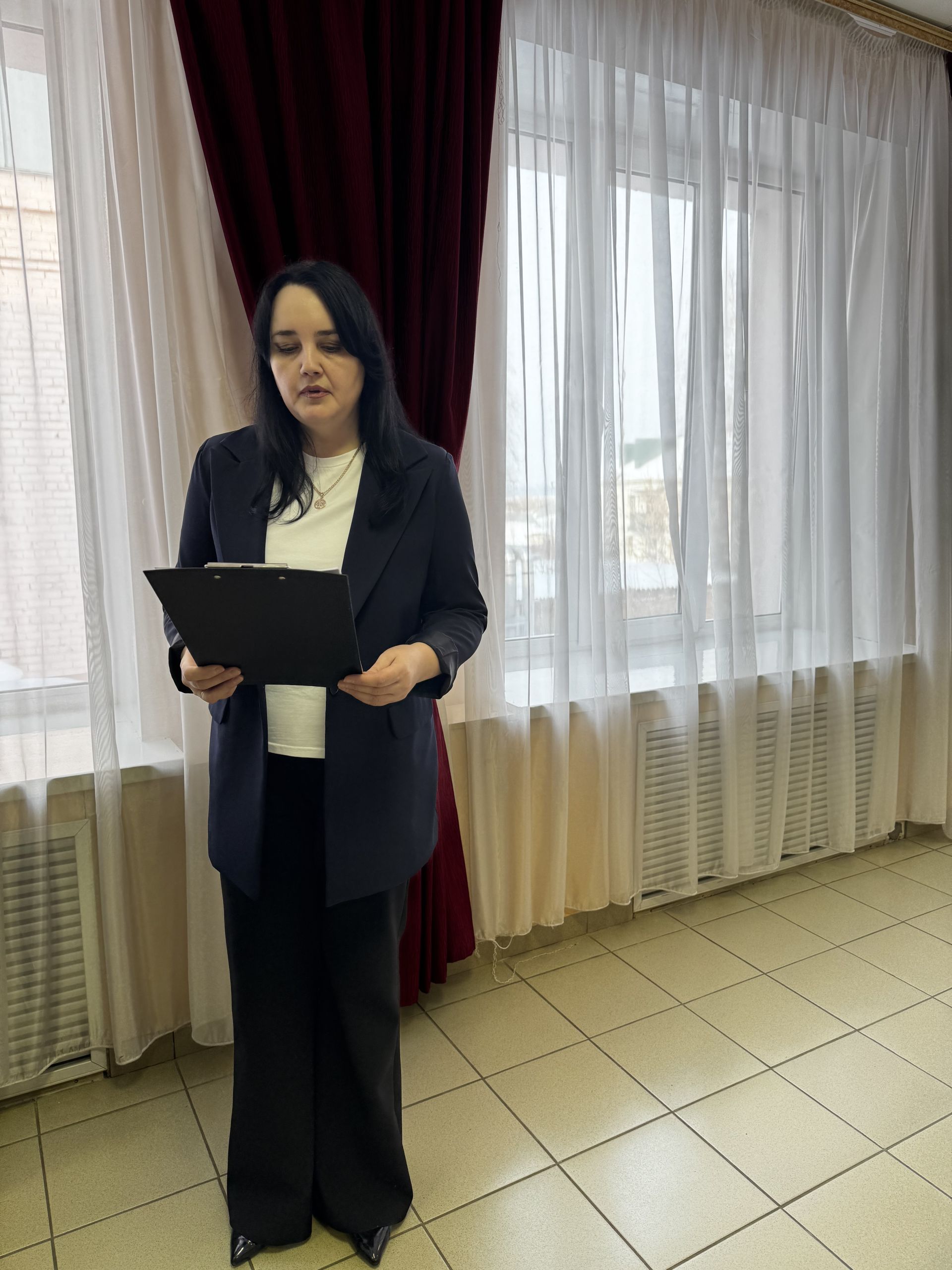 В Чистополе вручили баскетбольные мячи участникам школьной лиги «КЭС-Баскет»