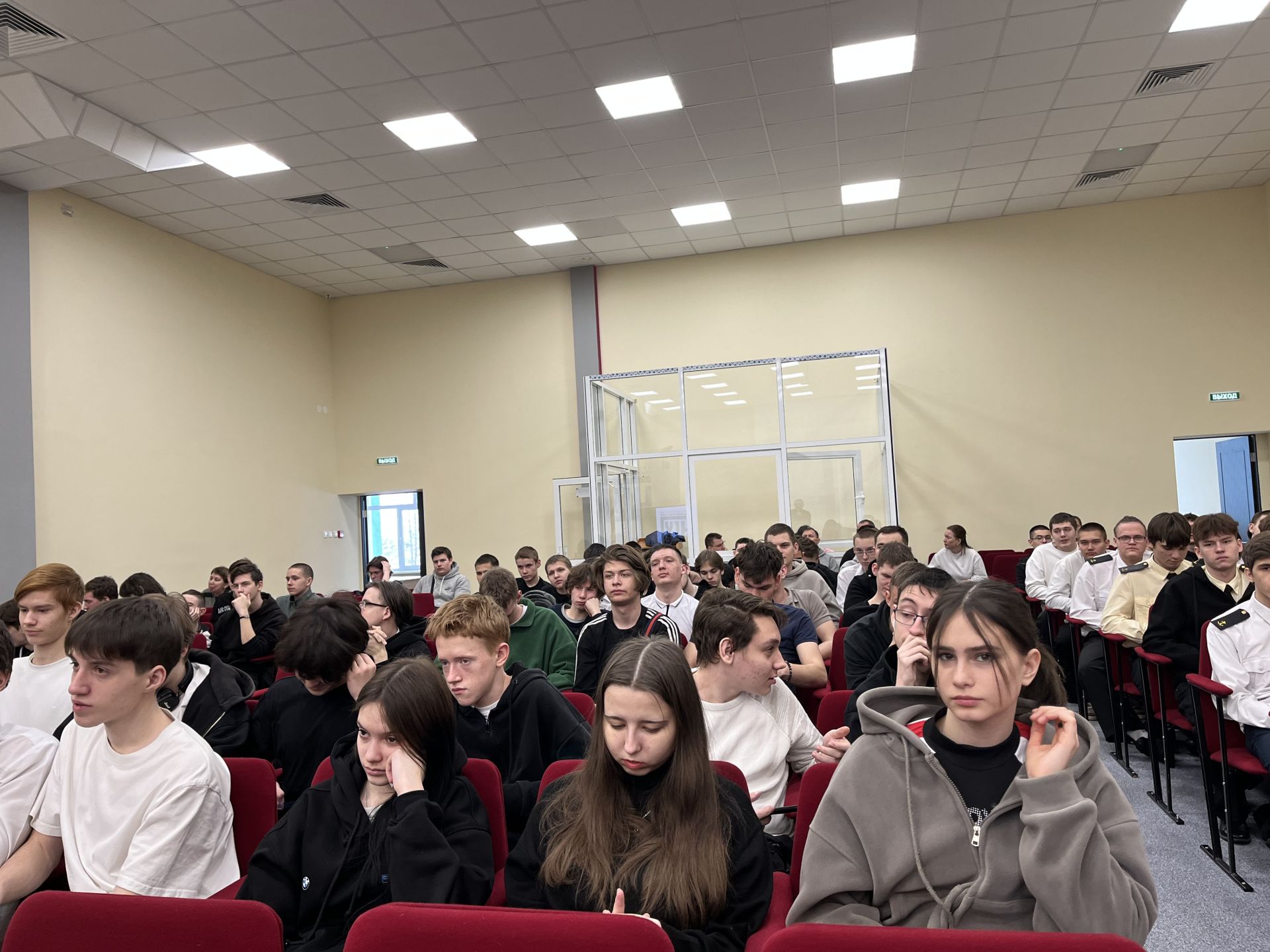 «Чистое поколение»: сотрудники полиции встретились с чистопольскими студентами