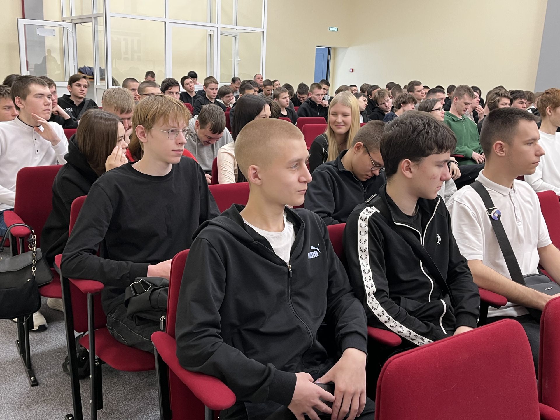 «Чистое поколение»: сотрудники полиции встретились с чистопольскими студентами
