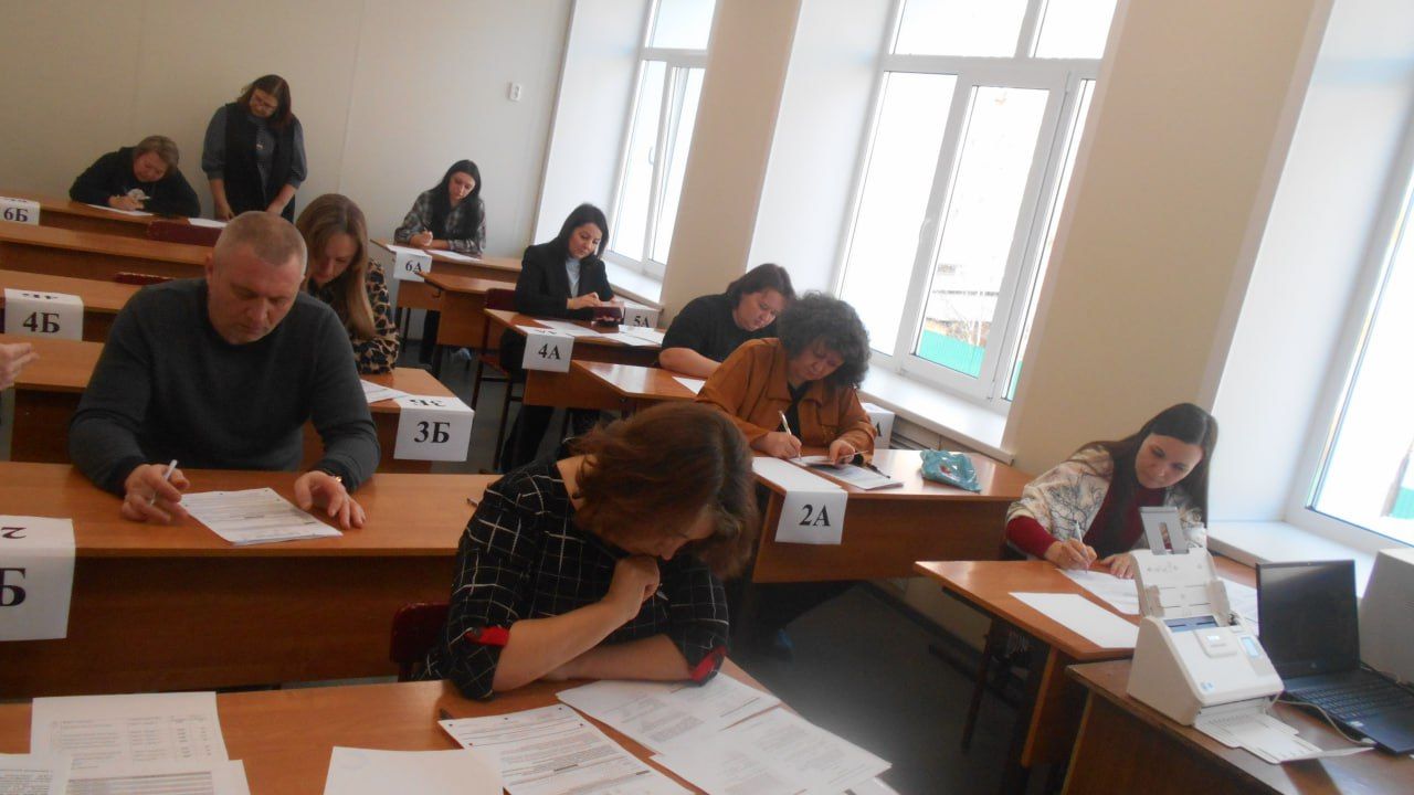 А ну-ка, взрослые: в Чистополе прошёл День сдачи ЕГЭ родителями