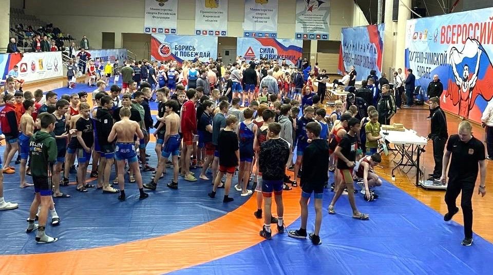 Чистопольские спортсмены завоевали бронзу на всероссийских соревнованиях по  греко-римской борьбе