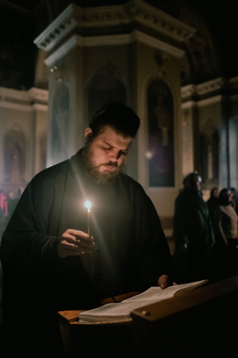 Епископ Пахомий совершил Великое повечерие в Свято-Никольском кафедральном соборе