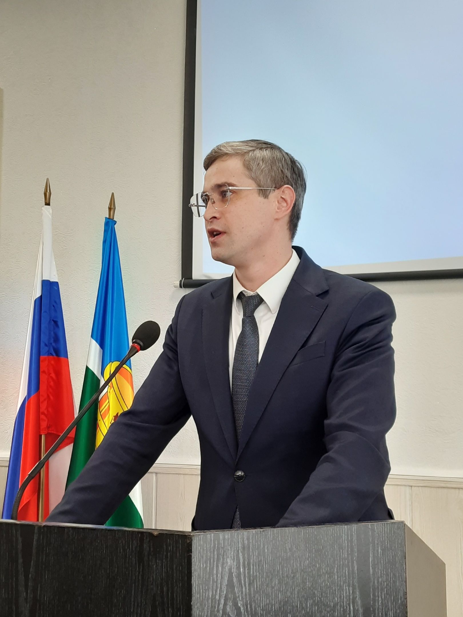 Дмитрий Иванов рекомендовал чистопольцам воспользоваться сервисом самозапрета на выдачу кредитов