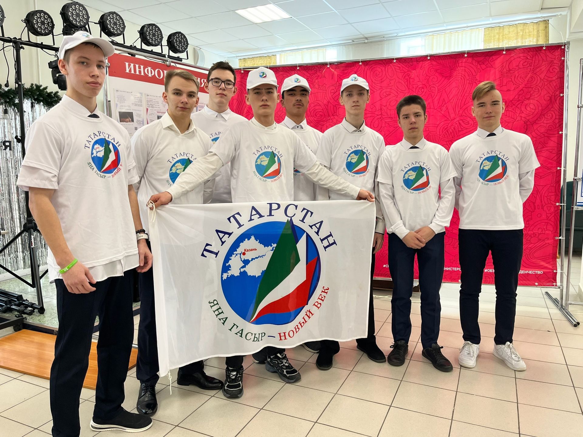 В Молодежном центре состоялась акция «Тепло ваших рук»