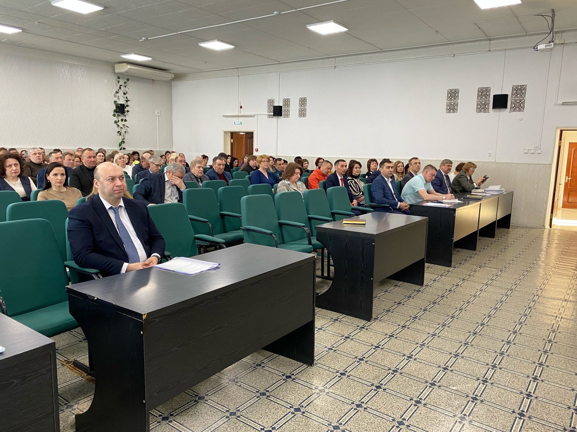 Безопасность, экология и обращения граждан: главные темы еженедельного совещания в муниципалитете