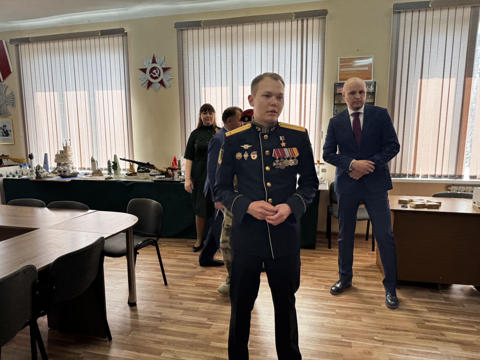 В Чистопольской кадетской школе-интернате прошла встреча с Героем России Иваном Жарским