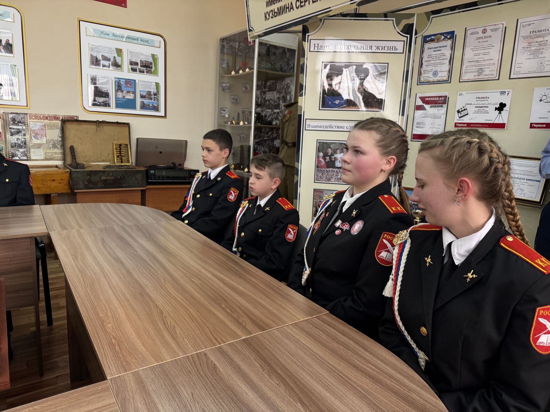 В Чистопольской кадетской школе-интернате прошла встреча с Героем России Иваном Жарским
