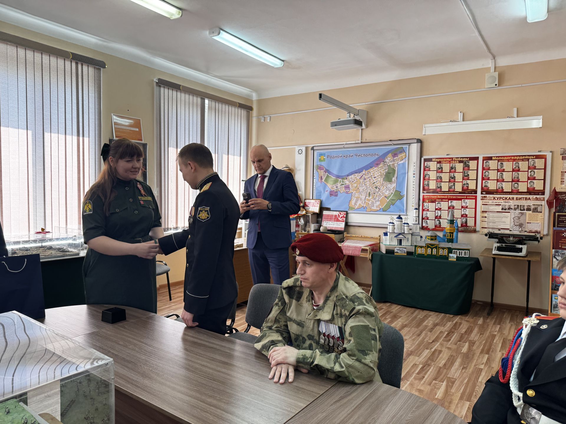 В Чистопольской кадетской школе-интернате прошла встреча с Героем России Иваном Жарским