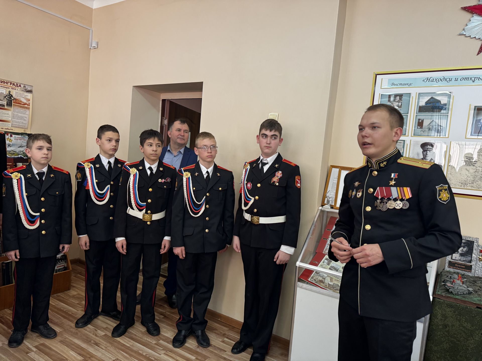 В Чистопольской кадетской школе-интернате прошла встреча с Героем России Иваном Жарским