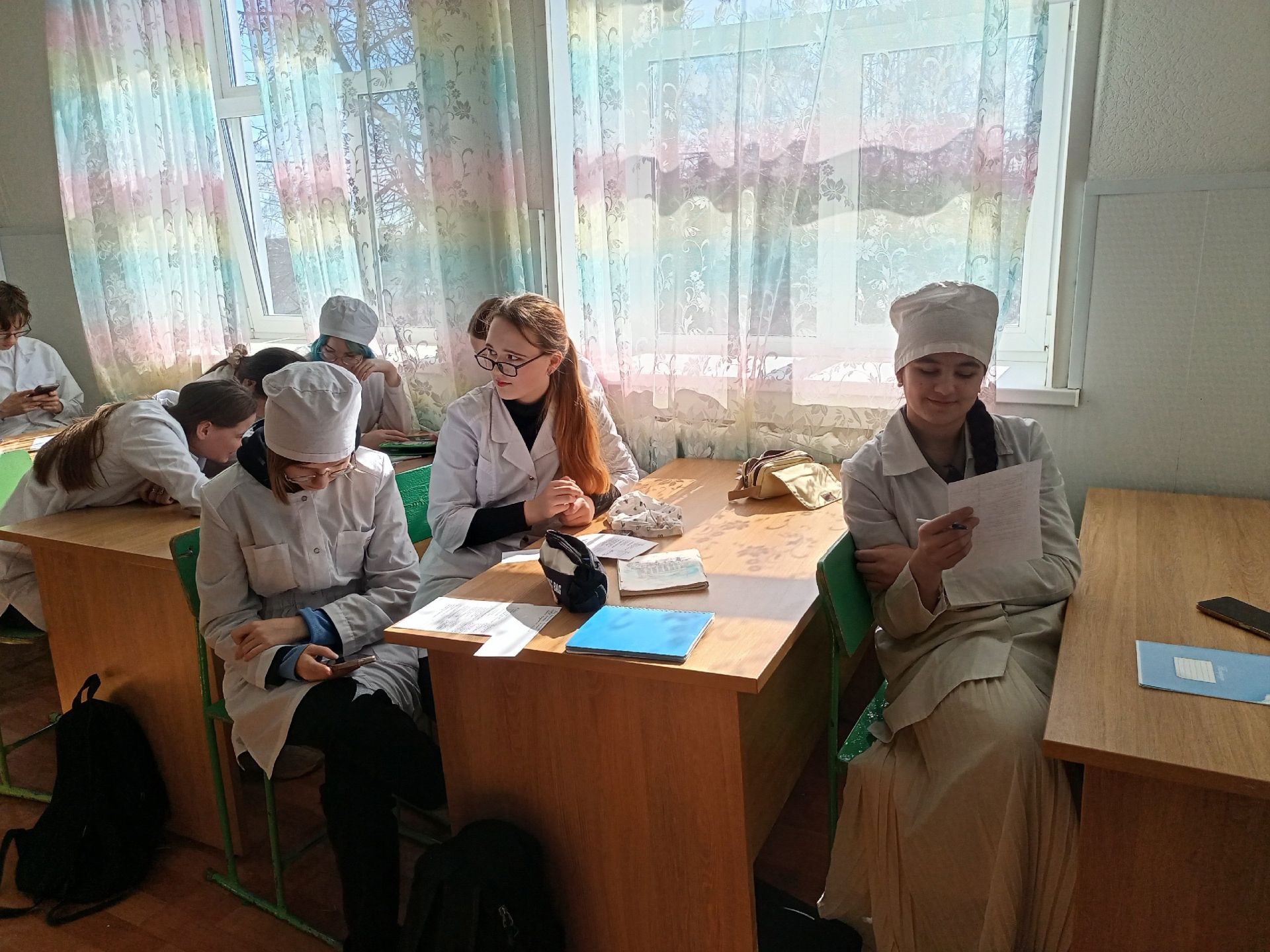 «Телефон доверия»: в Чистопольском медицинском училище провели занятие-практикум