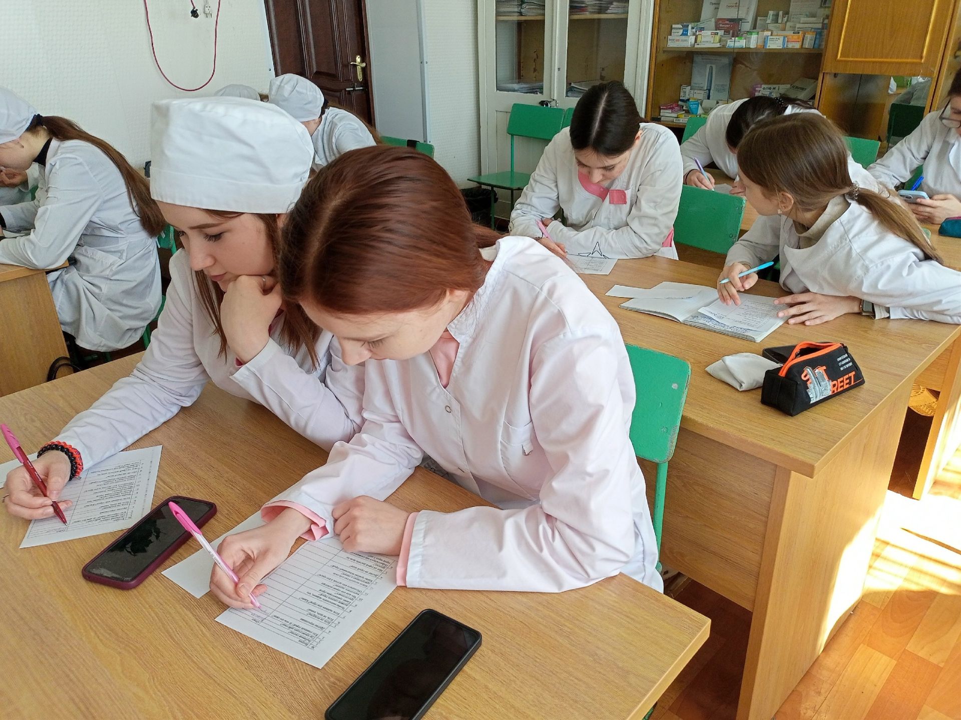 «Телефон доверия»: в Чистопольском медицинском училище провели занятие-практикум